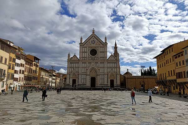leder deltage travl Basilica of Santa Croce in Florence Italy